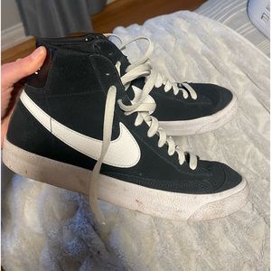 nike blazer mid